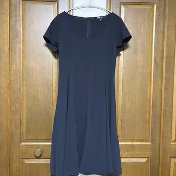 새상품급 theory x UNIQLO 블랙 원피스