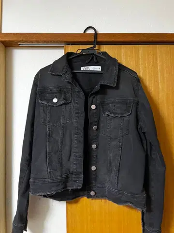 ZARA 데님 자켓 블랙 데미지 가공