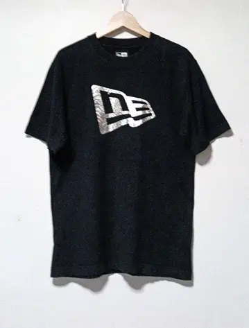 NEW ERA 뉴에라 로고 T셔츠