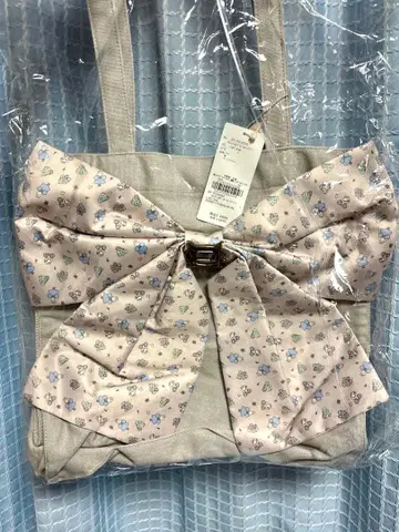 Maison de FLEUR 마롱크림 토트백 미개봉 산리오