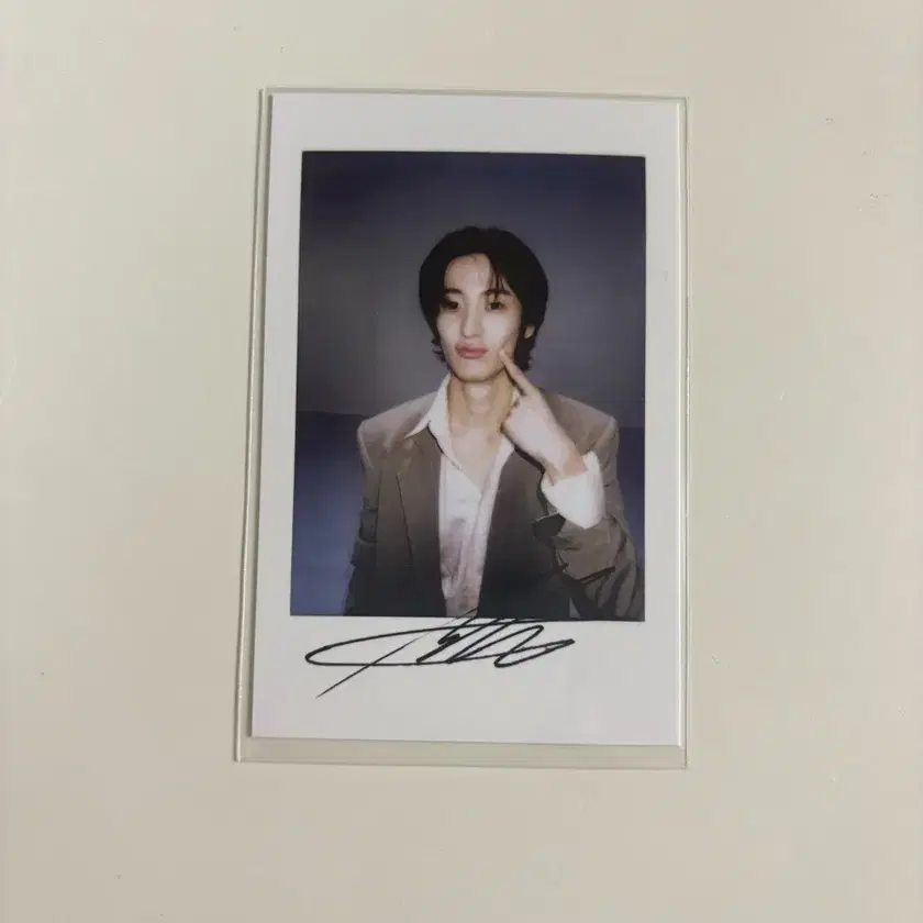 Shop polaroid signed on Bunjang Global Site - No more Korean account!