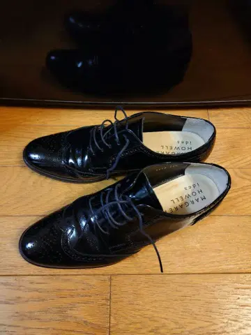 마가렛호웰 윙팁 레이스업 슈즈 24.5cm 블랙
