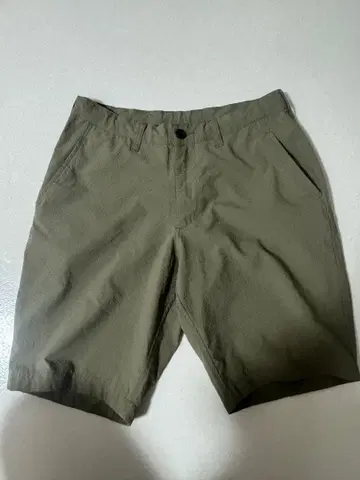 BEAMS 숏팬츠 카키