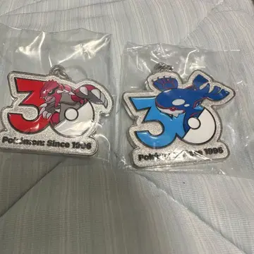 포켓몬 30주년 기념 메탈 참 마스코트 그란돈 가이오가