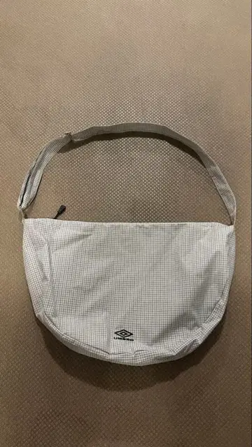 UMBRO 숄더백 체크 무늬