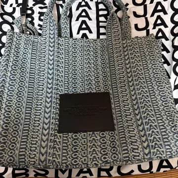 MARC JACOBS 더 토트백 자카드 토트백