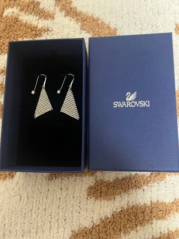 SWAROVSKI 스와로브스키 귀걸이 양쪽 귀용