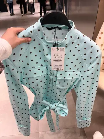 ZARA 도트 무늬 긴팔 셔츠 벨트 포함