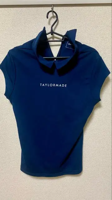 TaylorMade 반팔 셔츠 네이비 L 사이즈 한 번도 입지 않았습니다