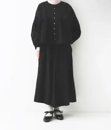 네스트로브 스테디셀러 린넨 개더 스커트 블랙