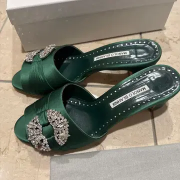 마놀로 블라닉 뮬 38