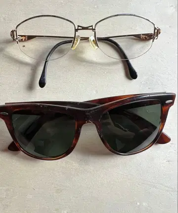 안경 Ray-Ban, Cazal