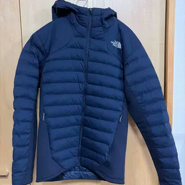 새상품급 THE NORTH FACE 다운 자켓 네이비
