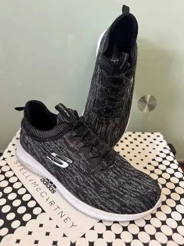 가격 인하 SKECHERS 스케쳐스 스니커즈 블랙
