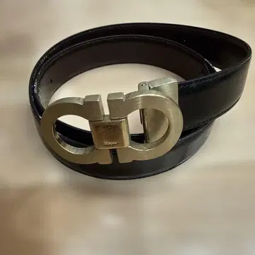 Ferragamo 페라가모 블랙 x 골드 슬림 고급 벨트 팬츠에