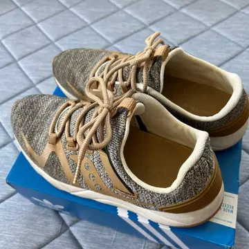 Saucony 스니커즈 베이지 계열