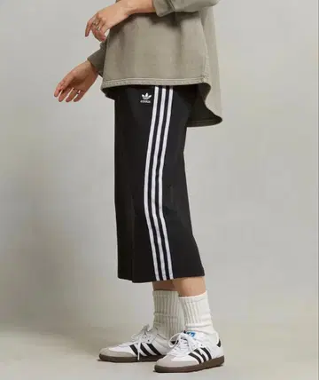 [ 변덕 SALE ] adidas 니트 타이트 스커트 블랙