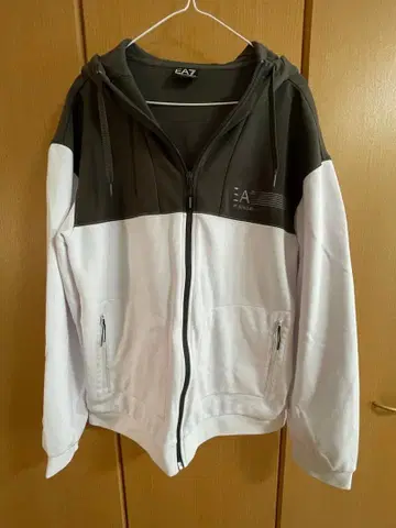 EA7 Emporio Armani 저지 화이트