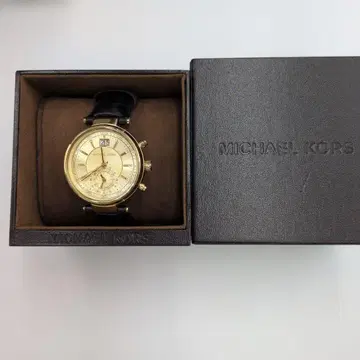 MICHAEL KORS 골드 다이얼 쿼츠 손목시계