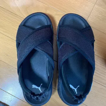 PUMA 통굽 스포츠 샌들 블랙