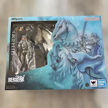 SH.Figuarts 베르세르크 그리피스 (빛의 매) 피규어
