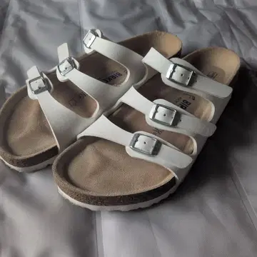 BIRKENSTOCK 샌들 화이트 3개 벨트