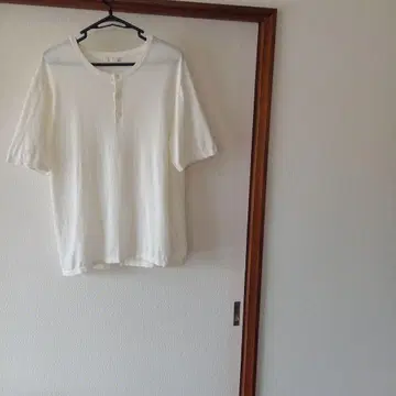 ZARA 자라 헨리넥T셔츠(니트) 화이트 [ M ] 컨디션 최상 완판템