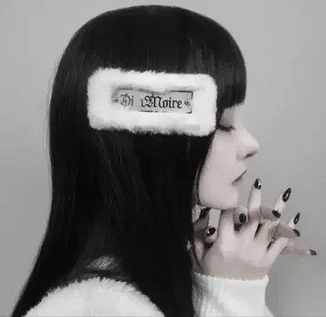 Dimmoire 퍼 메탈 헤어핀 화이트