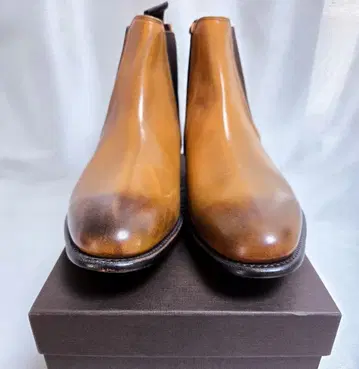 새상품 치니 CHEANEY 사이드 고어 첼시 부츠 처치