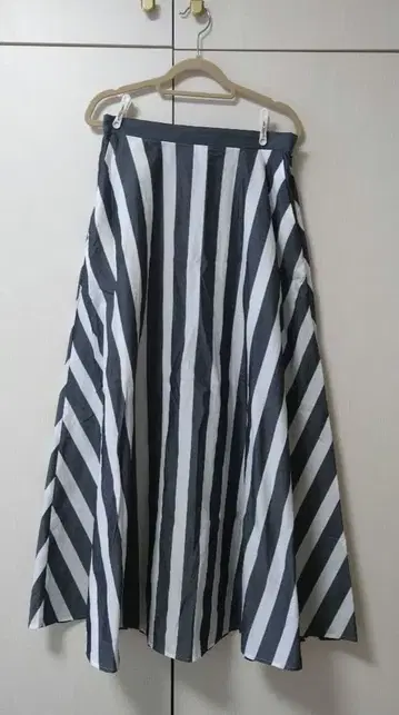 [ 새상품급 ] UNITED ARROWS 롱 플레어 스커트 사이즈 38