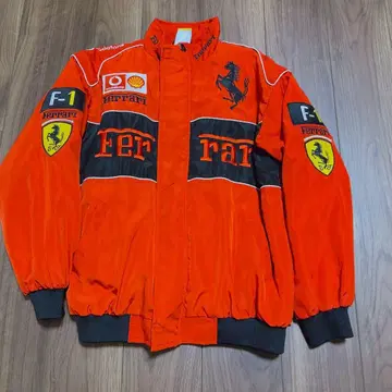 컨디션 최상 Ferrari 페라리 레이싱 자켓 F-1 자수 로고 충전솜