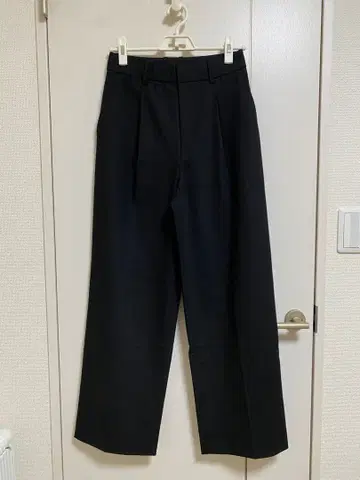 [새상품] UNIQLO 턱 와이드 팬츠 밑단 기장 수선 없음 M