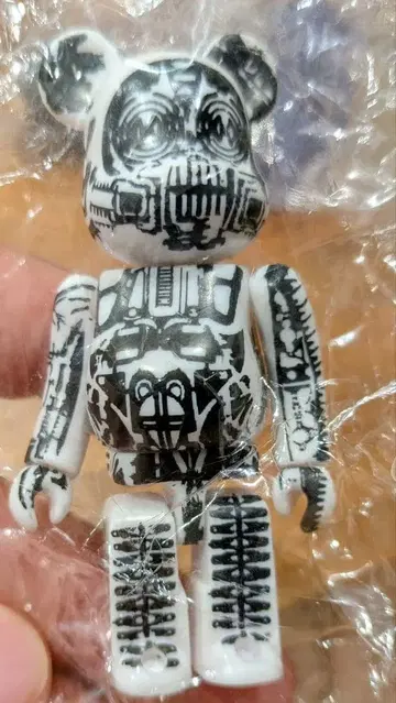 BE@RBRICK 베어브릭 100% 피규어