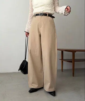 카프리슈 마쥬 사이드 턱 팬츠