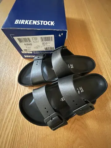 [ 새상품 ] BIRKENSTOCK Arizona EVA 블랙 샌들 37