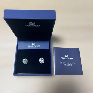 SWAROVSKI 귀걸이 양쪽용 블루 계열 스톤