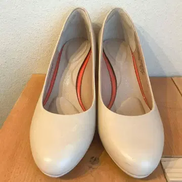 Rockport 펌프스 베이지