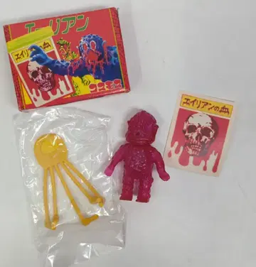 MEDICOMTOY 코스모스 프로젝트 에일리언 B (클리어 레드)