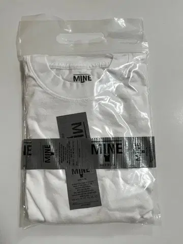 MINE MADE IN USA 마인 로고 자수 롱 슬리브 T셔츠 화이트
