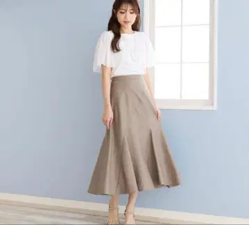 새상품 미사용 로즈 티아라 플레어 스커트 베이지 46 3XL