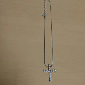 SWAROVSKI 스와로브스키 크로스 목걸이 스네이크 체인