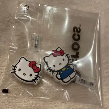 크록스 헬로키티 지비츠 2개 세트