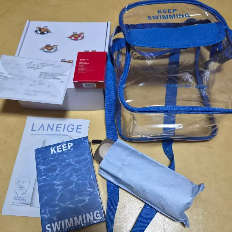 방탄소년단 "KEEP SWIMMING" 콘서트에서 제공된 기프트 세트예요