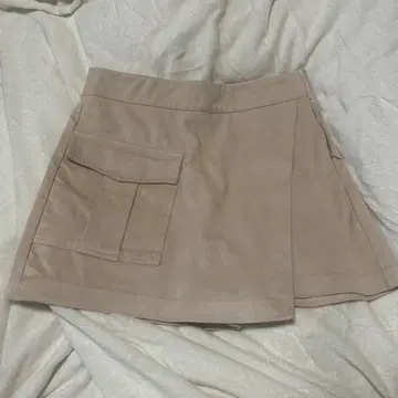 ZARA 플리츠 미니 스커트 베이지 XS 캐주얼 (가격 인하 중)