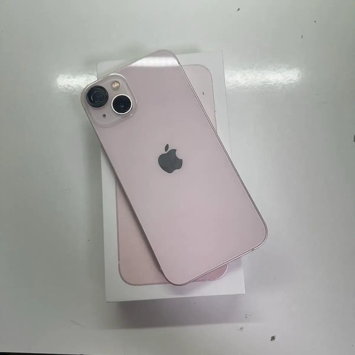 iPhone 13 128GB with damaged rear glass | Bunjang Global