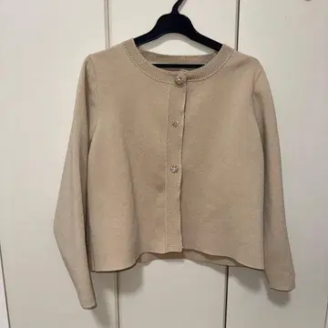 하자 있음 베이지 긴팔 크루넥 가디건 비쥬 버튼