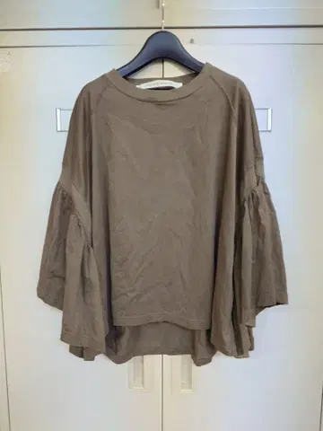 COGTHEBIGSMOKE LAURA GATHERED SLV TOP