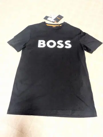 [ 새상품 ] [ 택 포함 ] HugoBOSS T셔츠 M 블랙 휴고보스