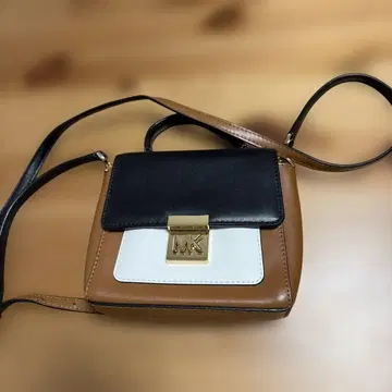 최종 가격 인하 새상품급 MICHAELKORS 마이클코어스 미니 숄더 인기