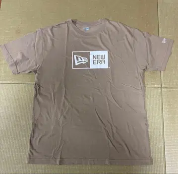 NEW ERA 박스 로고 T셔츠 베이지 XL